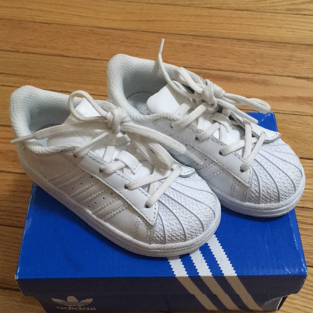 Adidas kid shoe